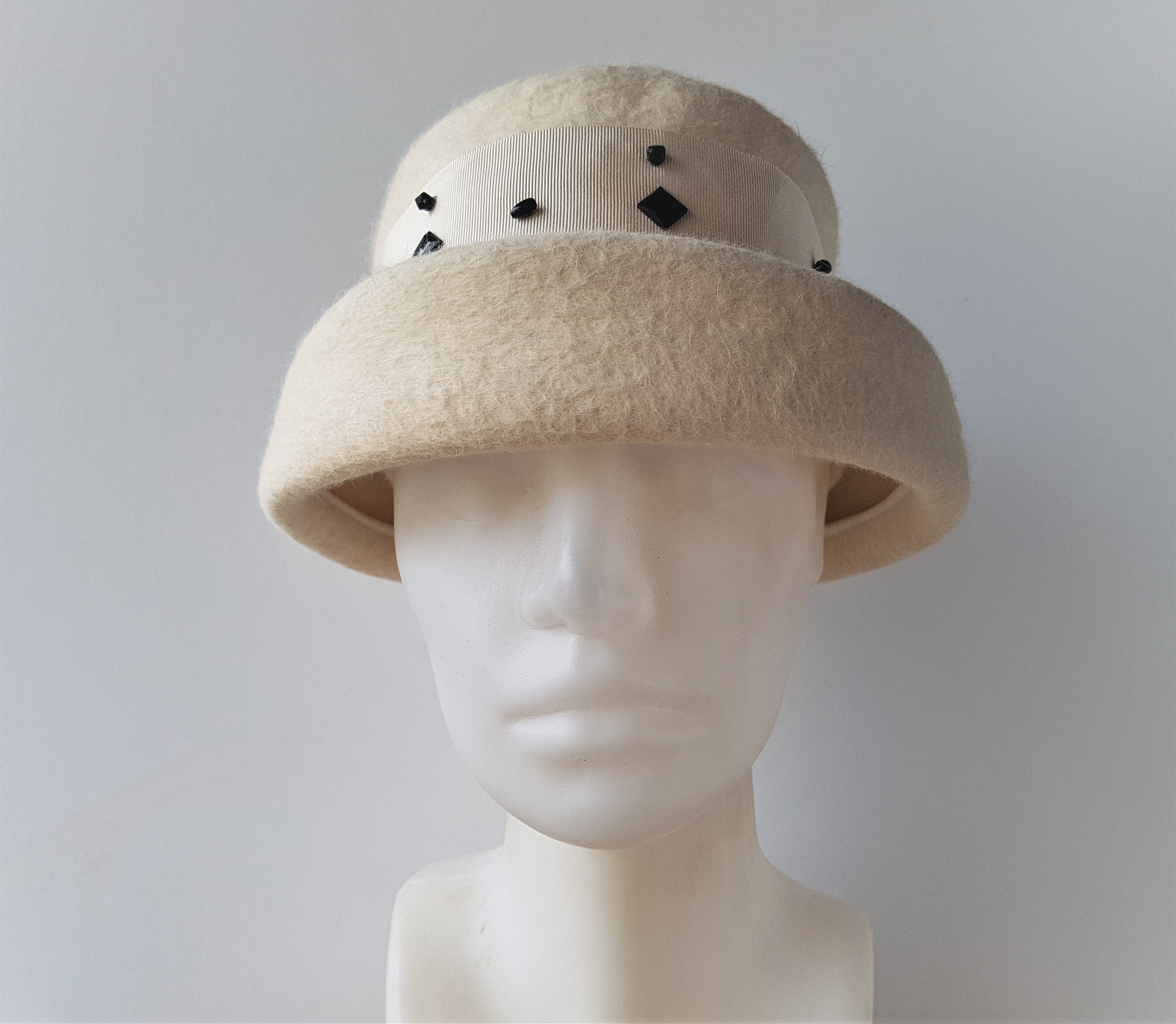 Vintage 1960s Italian TOSCANO Ermine Fur Felt Hat - Cream 