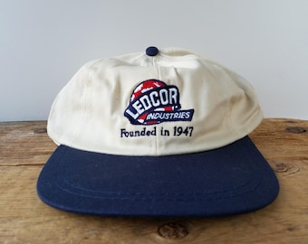 Gorra de béisbol vintage de los años 90 con correa trasera de LEDCOR Industries - Gorra de béisbol de algodón sin estructura - Gorra minimalista AJM Headwear - Gorra de la empresa de construcción
