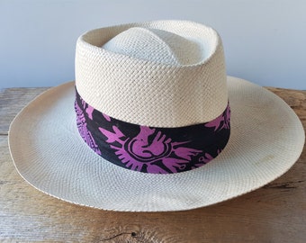 Cappello vintage Panama in paglia intrecciata, nastro Tiki viola e corona da giocatore, colore bianco crema, del marchio FITS Midway Industries - Taglia grande per adulti, Canada