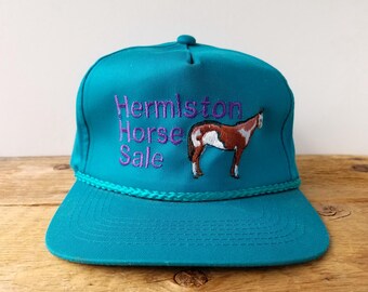 Boné Snapback Vintage Anos 90 HERMISTON HORSE SALE - Boné de beisebol bordado com forro de corda azul-petróleo - Boné estilo caminhoneiro para golfe com temática de gado do Noroeste