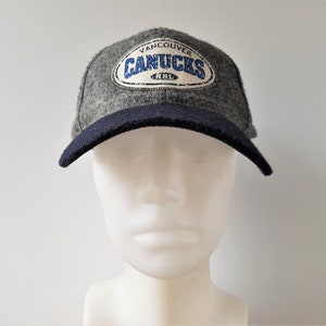 Vintage anni '90 Vancouver CANUCKS Sport Specialità Lana Strapback Cappello Cintura in pelle NHL Ufficiale Hockey 2 Tone Cap West Coast Express Era