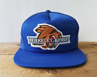 Vintage BERKELEY FORGE Trucker Hat Snapback Blue Mesh SABERTOOTH Mining Systems Promo Patch Baseball Cap Young An Retro Ballcap