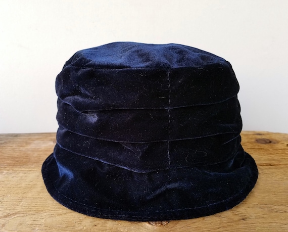 90s Fashion 90s Velvet Floppy Hat Vintage 90s GUESS Classic Navy