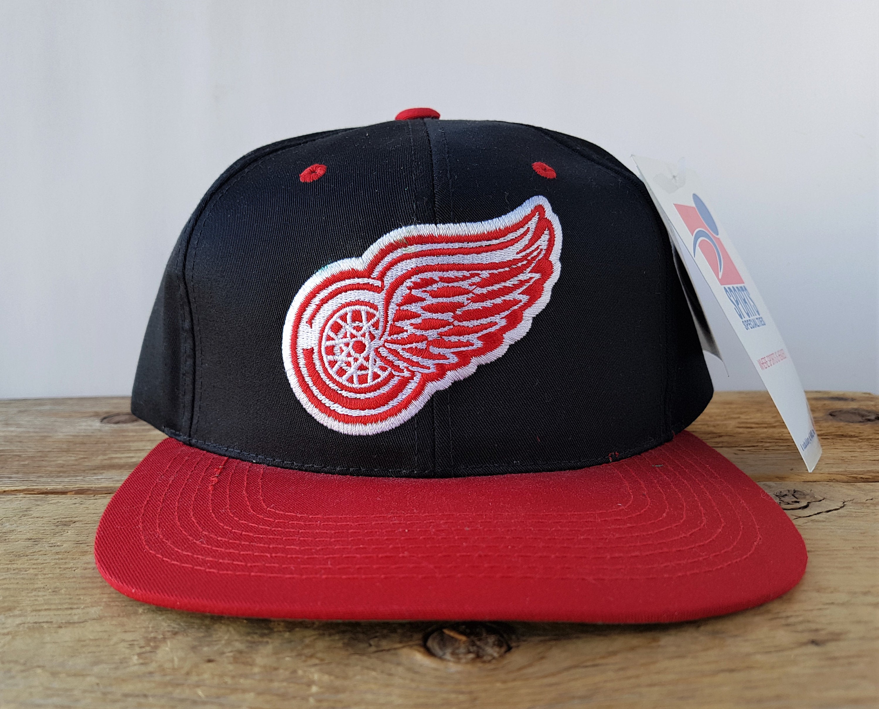 Detroit Red Wings Vintage Sports Specialties Script Fitted Cap Hat - Size:  7 1/2