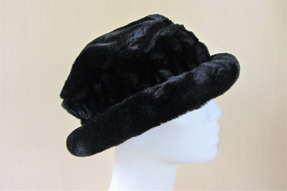 PARKHURST Canada Ladies Vintage Black Panther Faux Fur Hat  display picture 3