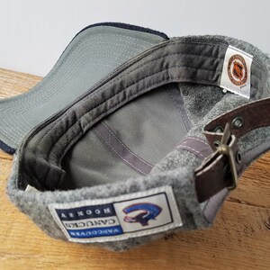 Cappello vintage anni '90 Vancouver CANUCKS Sports Specialties in lana con cinturino posteriore - Cintura in pelle Cappellino da hockey ufficiale NHL bicolore - Era West Coast Express immagine 9