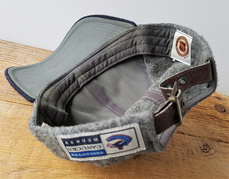 Cappello vintage anni '90 Vancouver CANUCKS Sports Specialties in lana con cinturino posteriore - Cintura in pelle Cappellino da hockey ufficiale NHL bicolore - Era West Coast Express immagine 9
