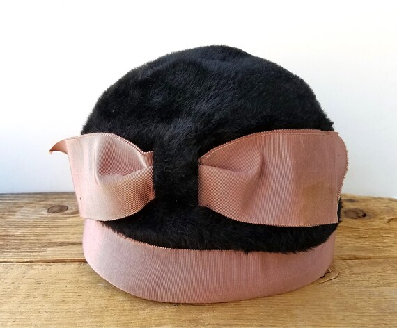1950s Black Felted Faux Fur Cloche Hat with Bow Hat by Duchess from Italy Vintage 1950s  main image 4