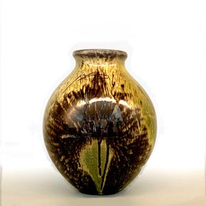 Beautifully Hand‑Thrown Earthenware Vase by Helen Dunwoodie • Ceràmica Planas Marquès • Olive Green & Brown Studio Pottery Signed