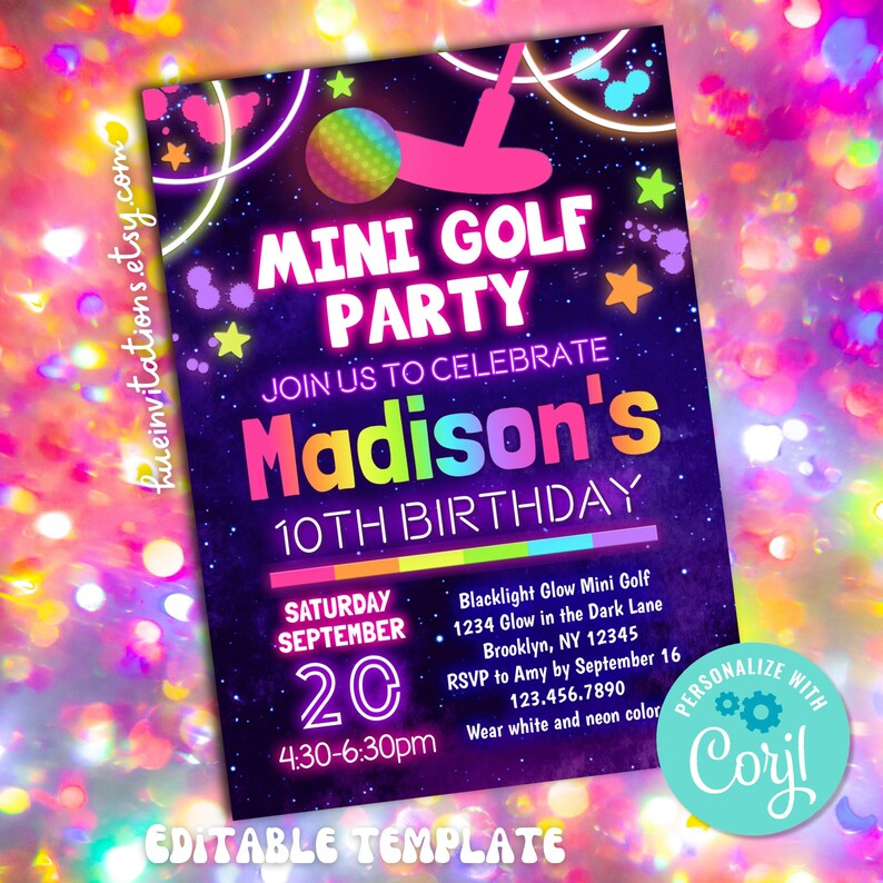 Pu&ograve; includere: Un invito a una festa di compleanno rosa neon e viola per un decimo compleanno. L'invito presenta un tema di mini golf che brilla al buio con una palla da golf e un putter arcobaleno. Il testo sull'invito recita "Mini Golf Party" e "Unisciti a noi per festeggiare il decimo compleanno di Madison". L'invito include anche la data, l'ora e il luogo della festa. L'invito &egrave; personalizzabile con Corjl.