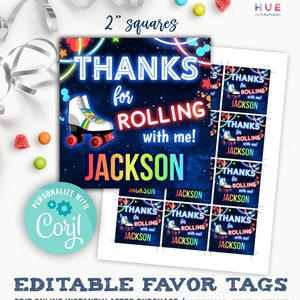 以下が含まれることがあります： ローラー スケート パーティー用の編集可能なギフトタグ。タグは 5 cm 四方です。ネオンサインのデザインで、「ジャクソンと一緒にローラースケートをしてくれてありがとう！」というテキストが書かれています。