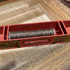 Easy DIY boat shuttles for weaving