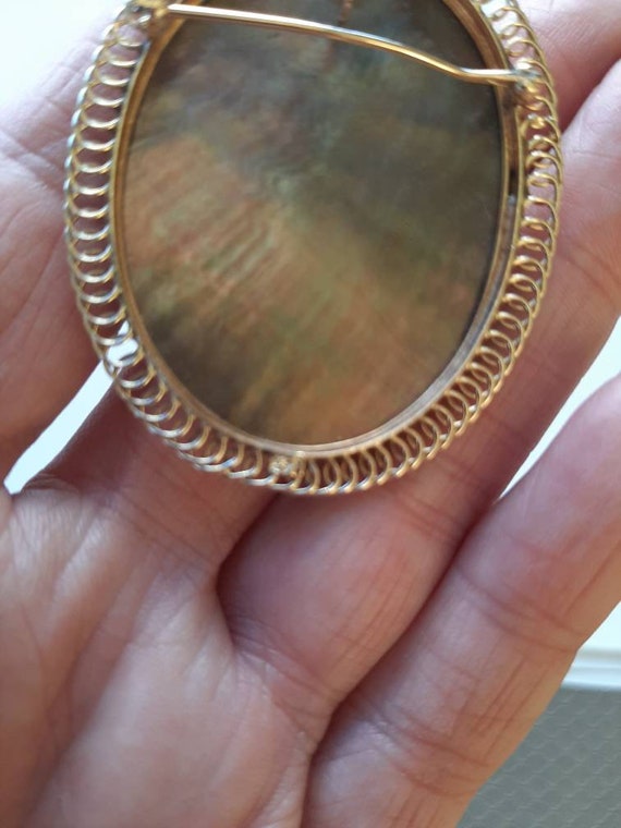 14K gold Carved Shell Cameo, Mother of pearl Came… - image 3