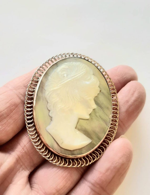 14K gold Carved Shell Cameo, Mother of pearl Came… - image 7