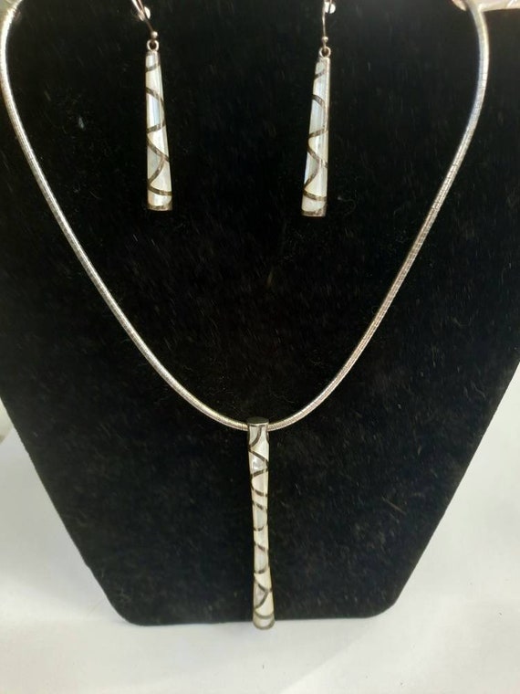 Southwestern Sterling Silver Mother Of Pearl Neck… - image 2