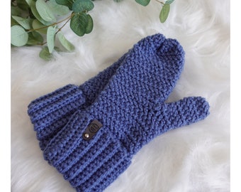 Blue crocheted mittens for women, chunky knit gloves for women, Ladies mittens, Winter gloves for ladies, navy blue gloves, dark blue mitten