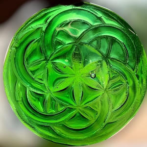 Handmade Celtic Star Recycled Wine Bottle Glass Medallion Suncatcher Stained Glass Roundel