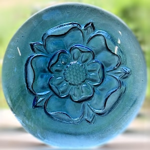 Handmade Tudor Rose Recycled Glass Wine Bottle Suncatcher Medallion Stained Glass Rondel