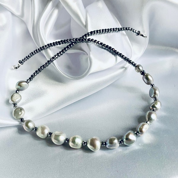 Collier Perles de culture d'eau douce grises baroques ,belle qualité