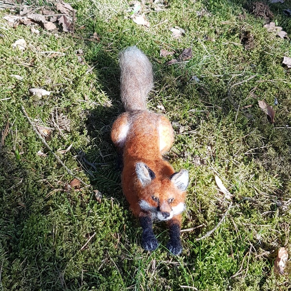 Renard roux feutré à l'aiguille OOAK levant