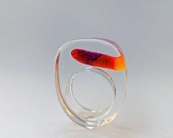 Chunky Lucite Statement Ring: Handgemaakte ring van acrylhars plexiglas