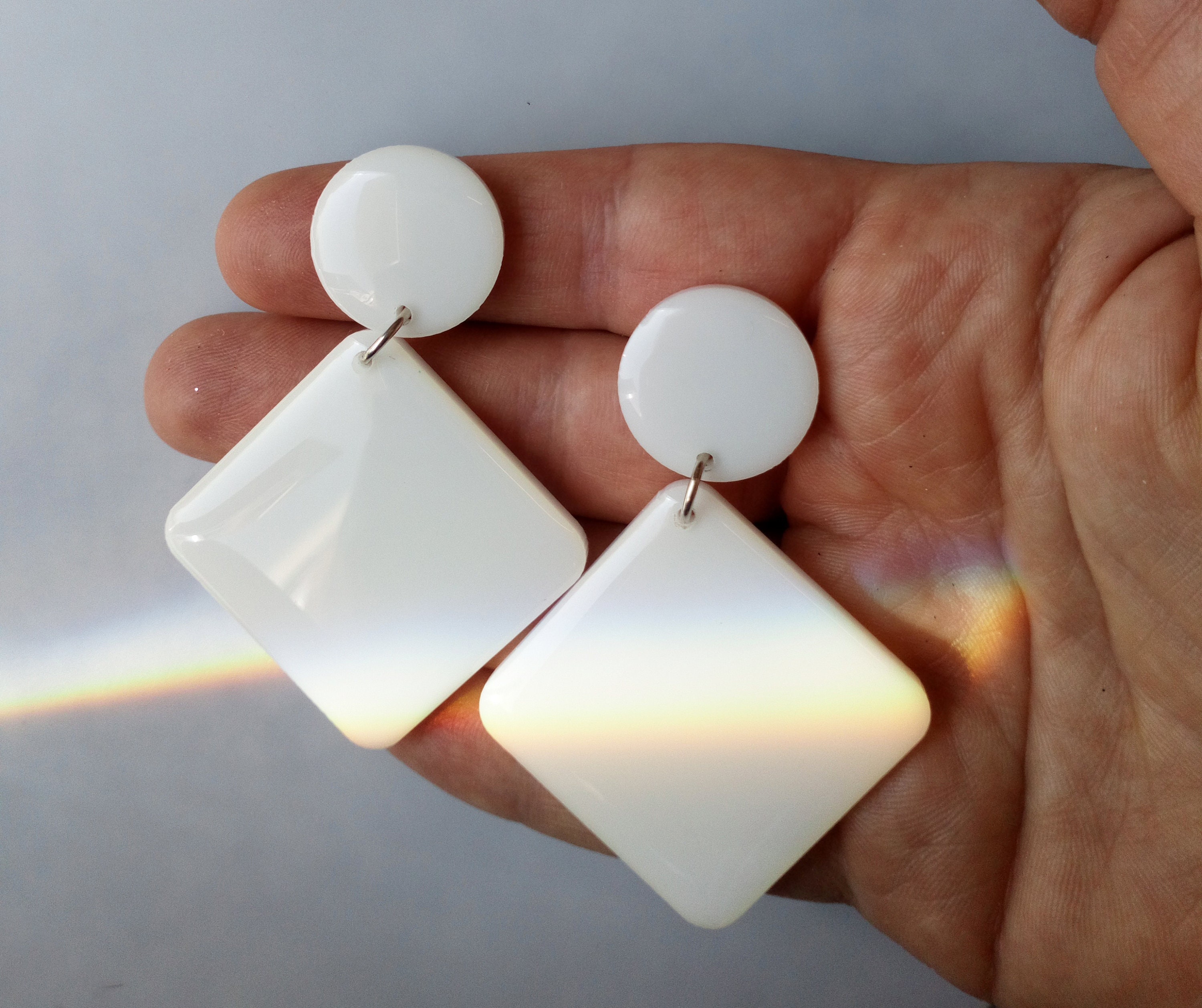 Orecchini Statement A Cerchio Rombo In Acrilico – Grandi E Leggeri, Bianco Crema, 68mm, Regalo Originale