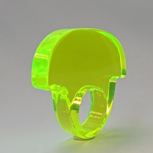 Huge Neon Ring, Large Fluo Acrylic Statement Ring, Big Chunky Plexiglass Ring, Bold Transparent Ring, Fashion Ring, Modern Lucite Ring