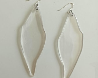 Pendientes largos de acrílico transparente: colgantes orgánicos de lucita translúcida
