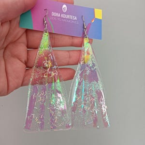 Schillernde Dreieck Ohrringe, Große holographische Ohrringe, lange klare Acryl Statement Ohrringe, geometrische Pastell Regenbogen Harz Ohrringe