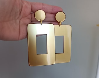 Pendientes grandes de acrílico dorado: Joyería geométrica de moda