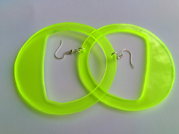 Amazon.com: 7 Pairs Neon Hoop Earrings for Women Retro Large Bright Hoop  Earrings Lightweight 80s Classic Big Earrings for 80's Party Retro Costume  Party: Clothing, Shoes & Jewelry