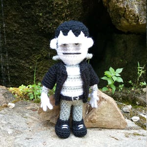 Frankenstein Wool Doll, Black and White Amigurumi, Gothic Decor, Horror Movie Icon, Handmade Monster Plush, Spooky Halloween Gift