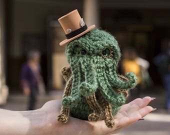 Cthulhu art - Cthulhu gift - Cthulhu toy - lovecraft - cthulhu - lovecraft toy - necronomicon - steampunk googles - hp fan - horror toy