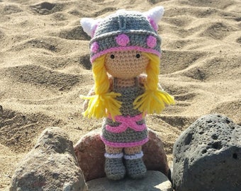 Muñeca bebe vikingo 24 centimetros/ Amigurumi para niños / Ideal para bebes de Vikingos / Hijos de dragones/ Seguidores de Odín /