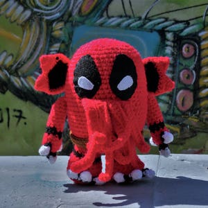 DEADPOOL, superhero, cthulhu lovecraft, arkham horror, crossover, geek, amigurumi, geek, mashup, cthulhu plush image 3