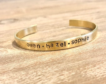 Children names bracelet//1/4" Wide Dainty Cuff Bracelet//Mom gift//Stacking Bracelet//Customizable