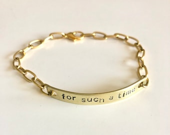 Customizable Gold Chain Bracelet: Personalized Word, Paper Clip Link