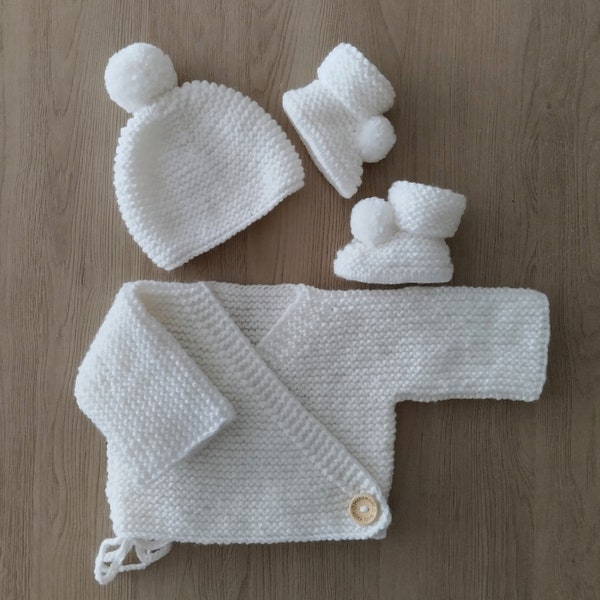 Brassière bébé / bonnet bébé / chaussons bébé / tricoté main / fait main / made in France / layette / coffret naissance