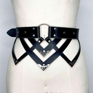 Outlaw Leather Waist Belt with O Ring, Statement Belt, Waist Cincher, Gothic Fashion, Witch Queen, Black Leather Belt, Burning Man Style