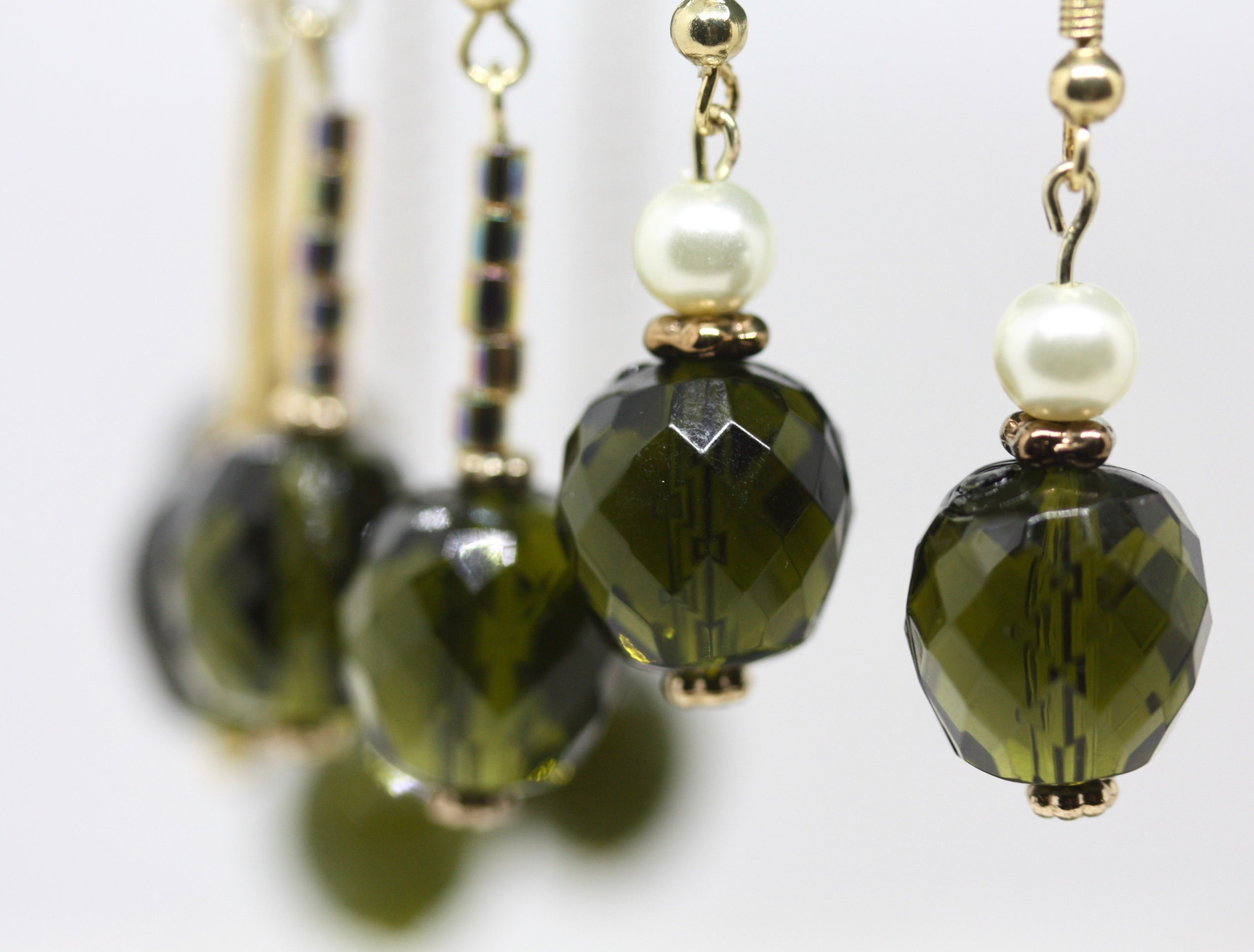 ピアス Green Crystal & Glass Beads Dangling Earrings Green Glass Earrings Dangle Earrings - Etsy