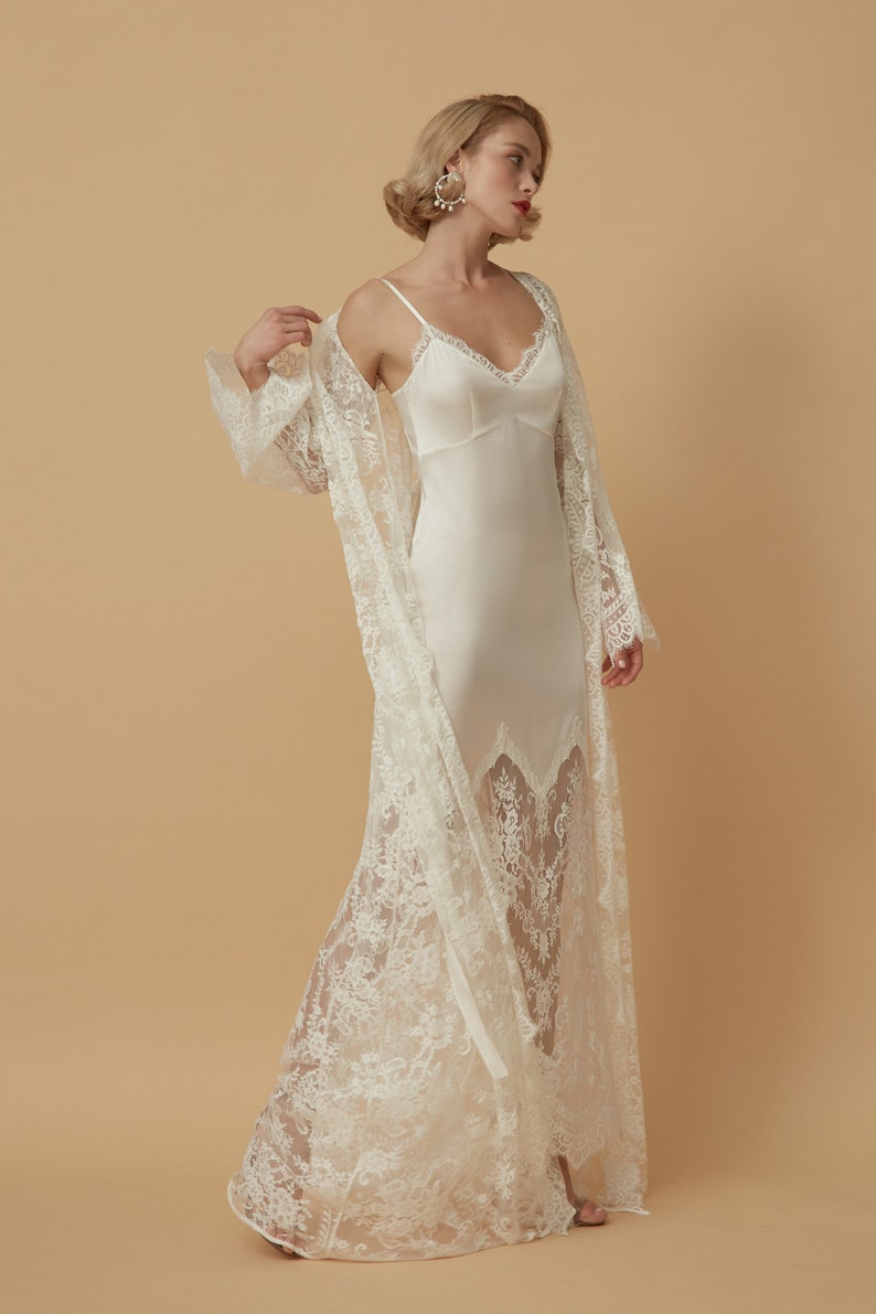 bridal gown and robe sets