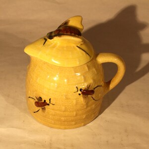 Vintage Yellow Beehive-Shaped Honey Pitcher with Bee Lid