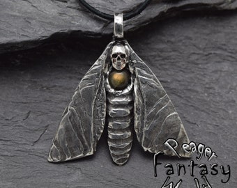 Deathshead Moth, Butterfly Moth Skull Pendant Necklace, colgante hecho a mano, estilo ghotic, collar de labradorita, joyería hecha a mano, colgante de bruja