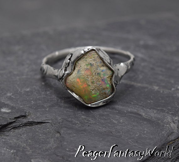 VIDEO !! Opal ring,Ethiopian Opal ring,silver ring,Women ring,Multicoloured stone,opal ring,Statement ring,precious opal,Opal jewelry,peager