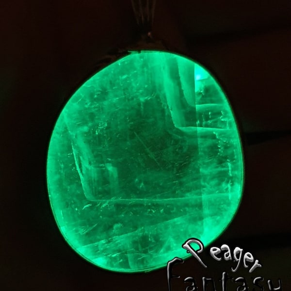 Optical Calcite pendant,Glow stone necklace,healing pendant,Glowing pendant,chakra pendant,Glow in the dark,Glowing Halloween pendant