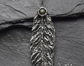 Pendentif labradorite, pendentif sorcière, plume de corbeau, pendentif plume de corbeau, collier de corbeau, plume de corbeau, pendentif spirituel, pendentif Hexe Labradorite