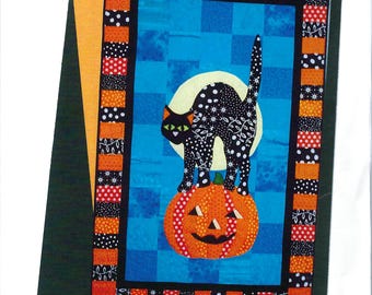 BJ Designs & Patterns Izzie Black Cat Halloween Applique Quilt Pattern