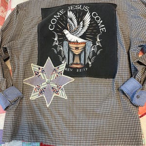 Återvunnen herrskjorta XL, "Come Jesus Come"-grafik, quiltlapp från 1947, t-shirt med fransad fåll