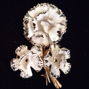 Carnation Brooch/Pin White and Black From The 1940&#39;s