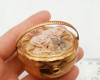 1950s Vintage Kigu bouquet reverse carved lucite basket Bouquet series loose powder compact in unused condition, Novelty powder compacts